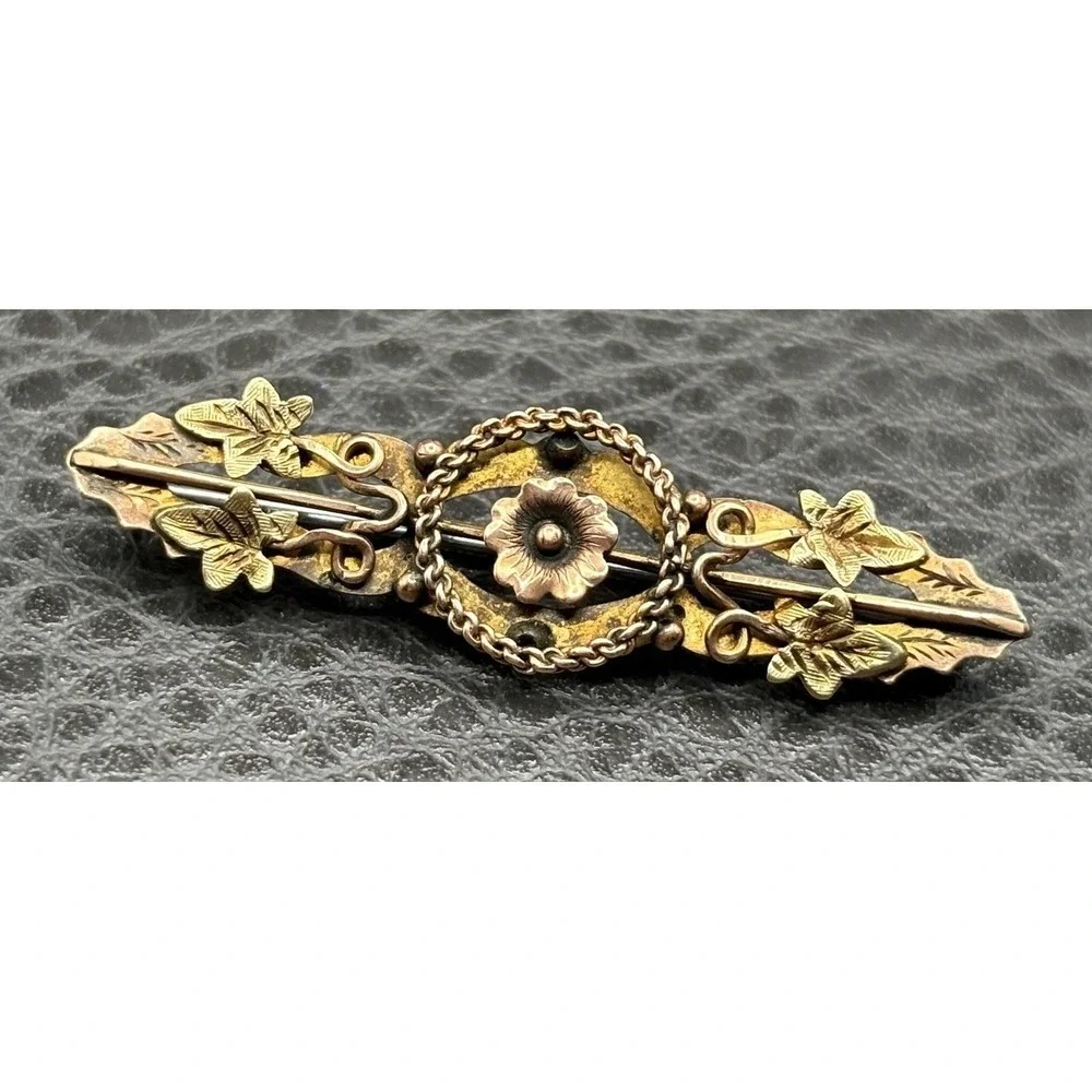 Victorian Vintage 10K Yellow And Rose Gold Ornate Floral Ivy Etruscan Brooch Pin